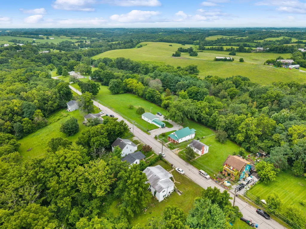 47 Hughes Avenue Winchester KY 40391