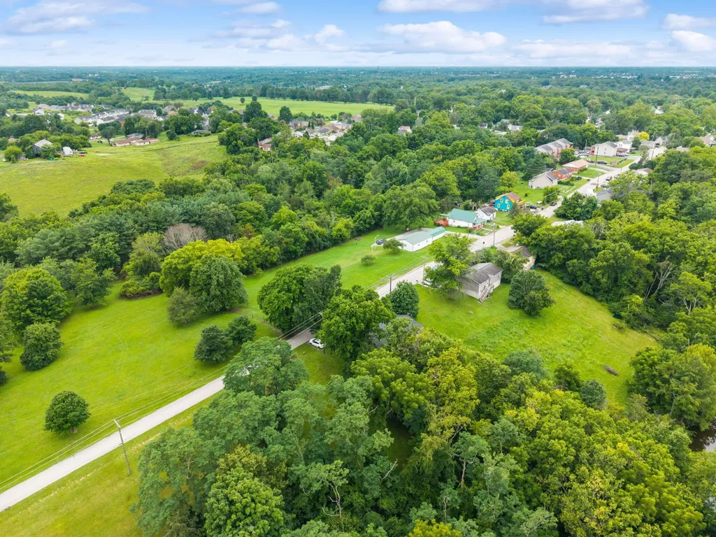 47 Hughes Avenue Winchester KY 40391