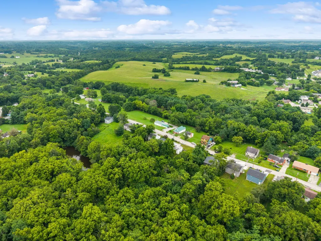 47 Hughes Avenue Winchester KY 40391