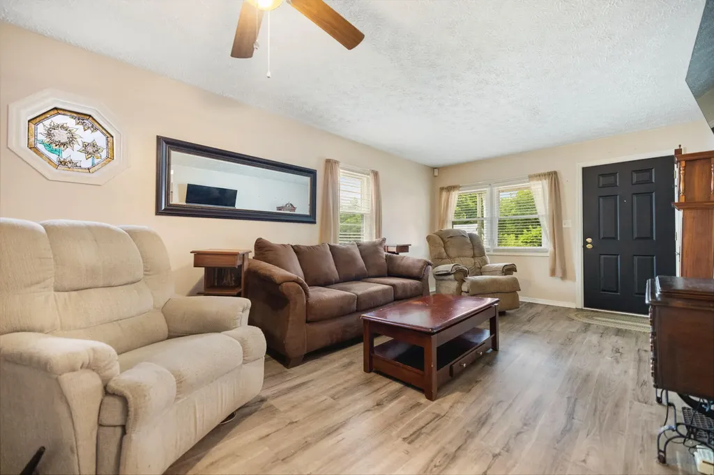 47 Hughes Avenue Winchester KY 40391