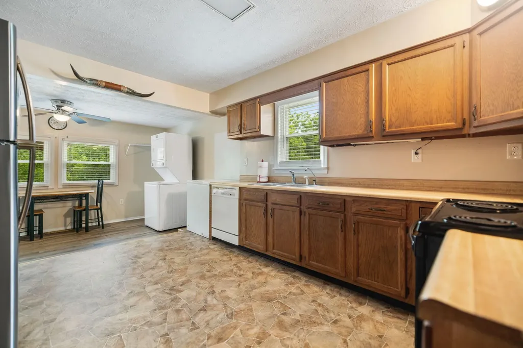 47 Hughes Avenue Winchester KY 40391