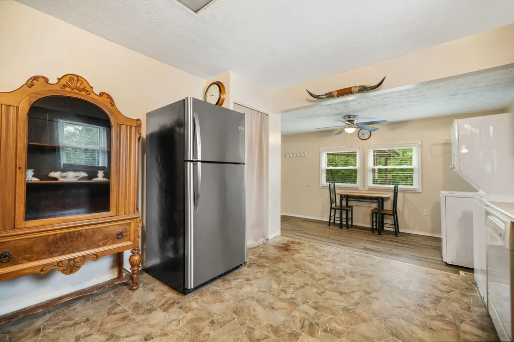 47 Hughes Avenue Winchester KY 40391