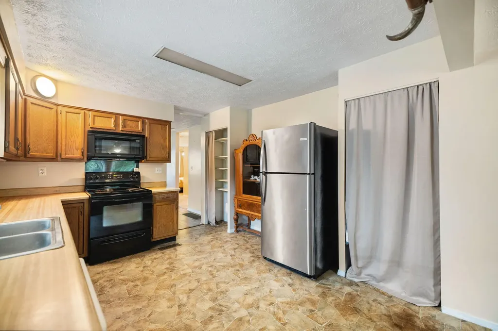 47 Hughes Avenue Winchester KY 40391