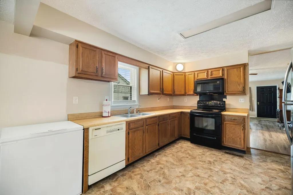 47 Hughes Avenue Winchester KY 40391