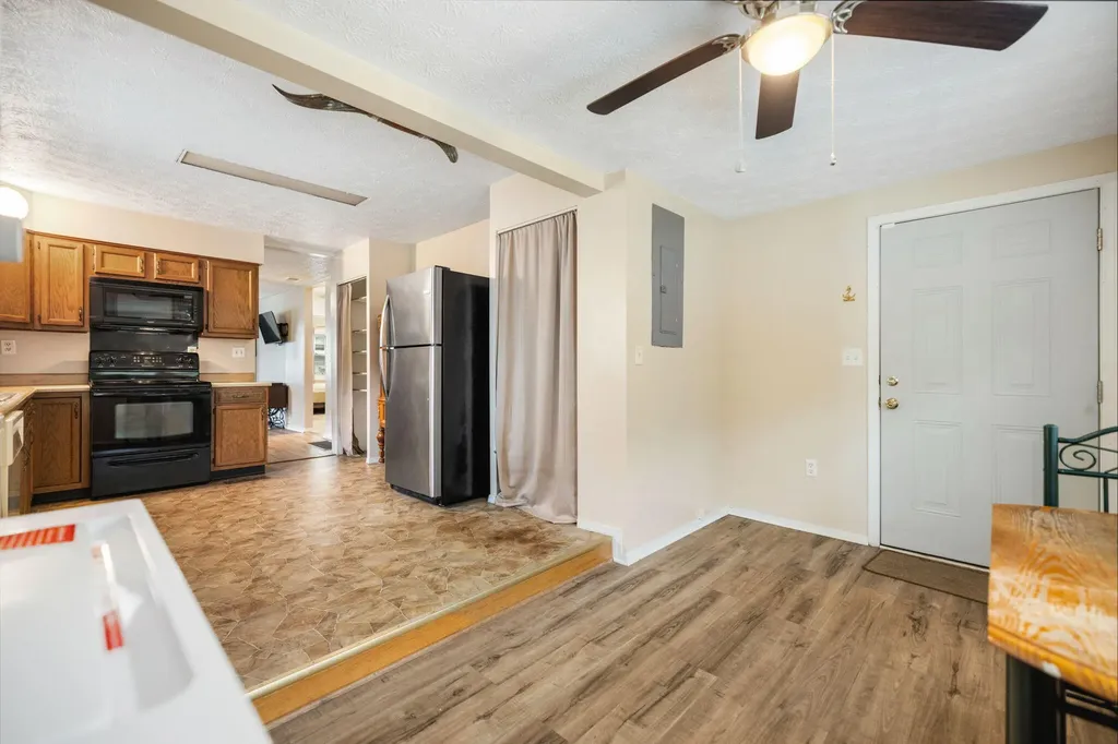 47 Hughes Avenue Winchester KY 40391