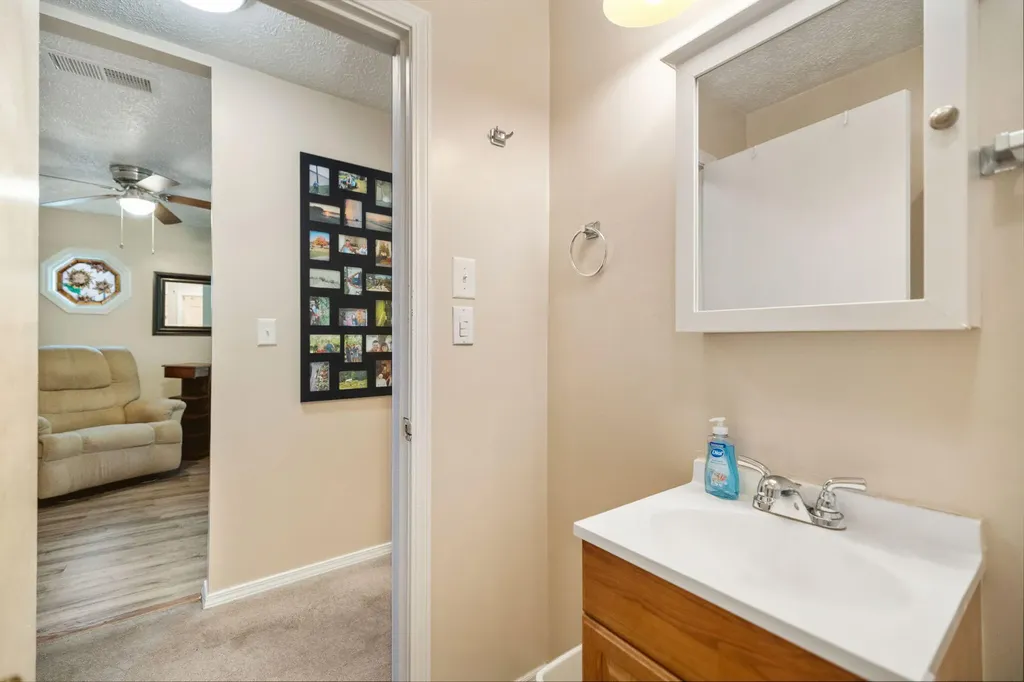 47 Hughes Avenue Winchester KY 40391