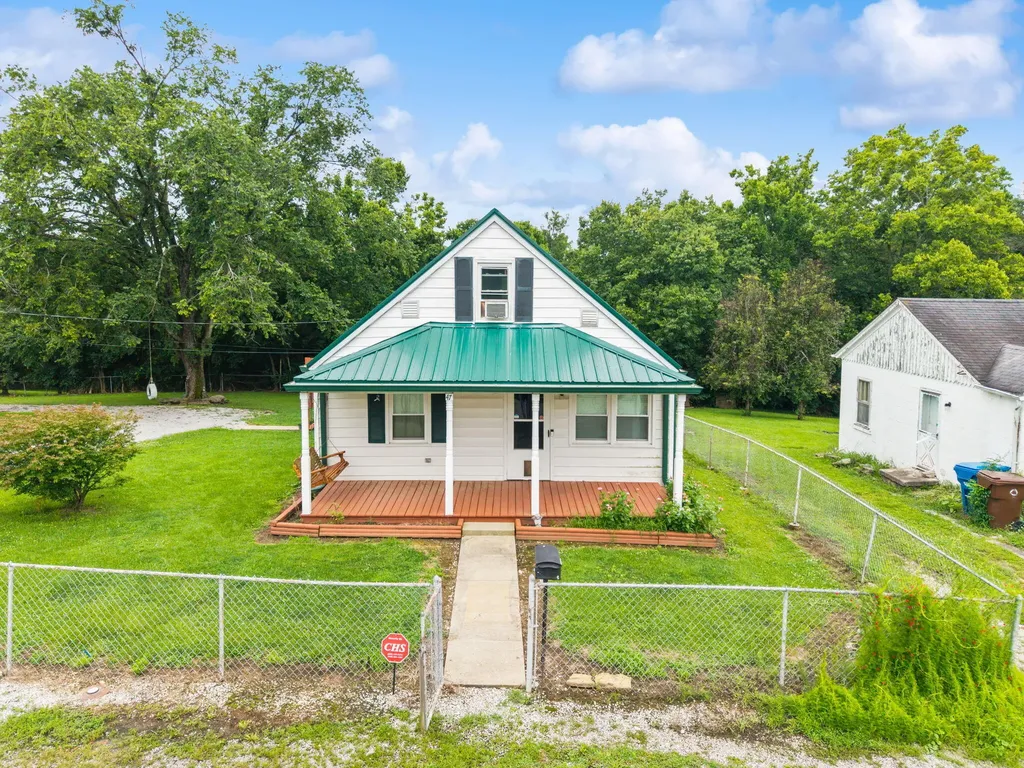 47 Hughes Avenue Winchester KY 40391