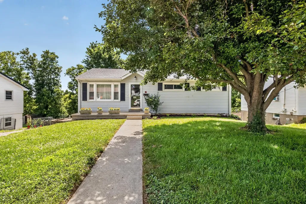 121 Western Avenue Cynthiana KY 41031