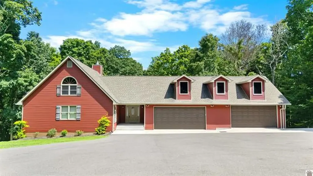341 Dixon Lane Eddyville KY 42038
