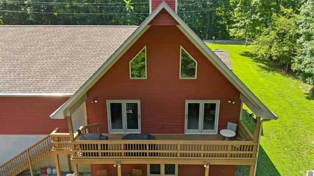341 Dixon Lane Eddyville KY 42038