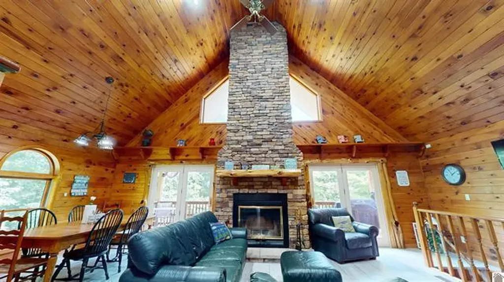 341 Dixon Lane Eddyville KY 42038