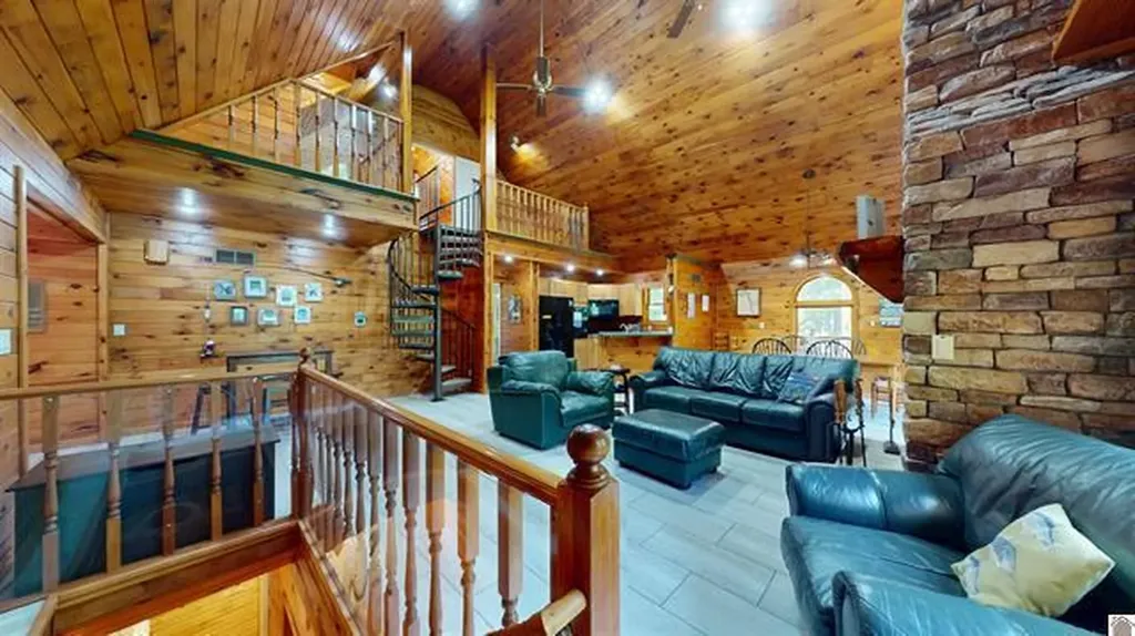 341 Dixon Lane Eddyville KY 42038