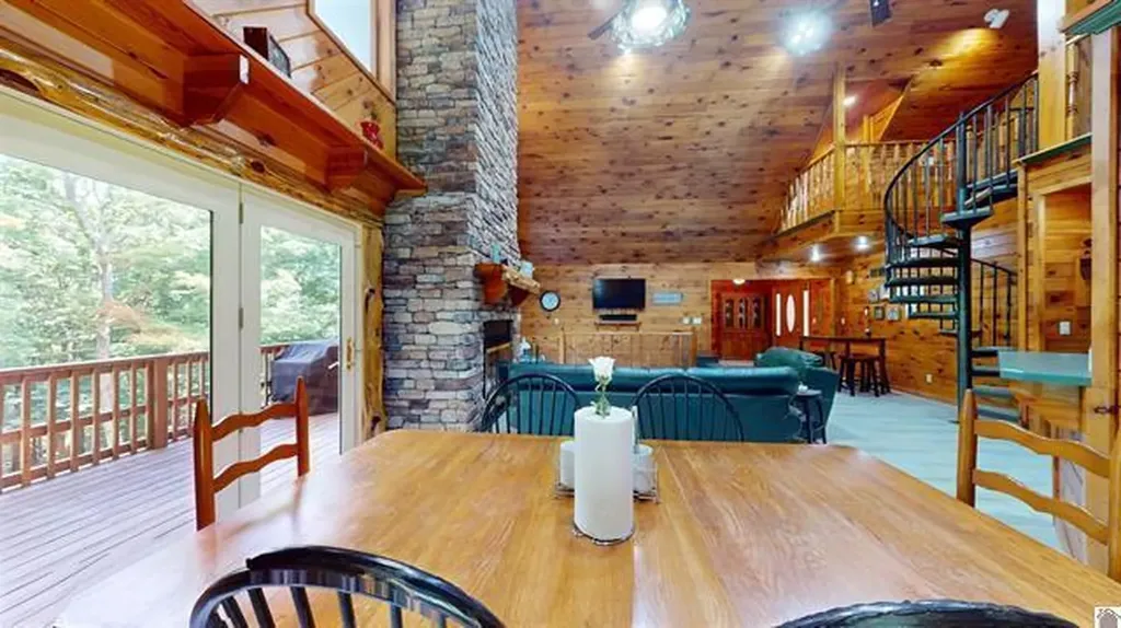341 Dixon Lane Eddyville KY 42038