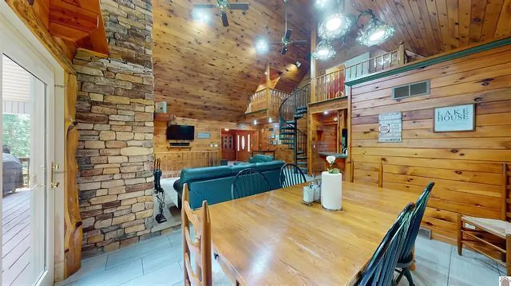 341 Dixon Lane Eddyville KY 42038