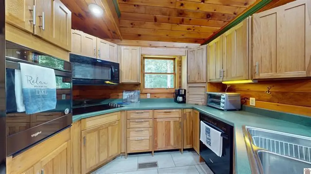 341 Dixon Lane Eddyville KY 42038