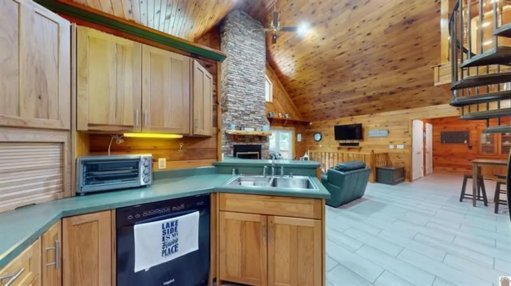 341 Dixon Lane Eddyville KY 42038