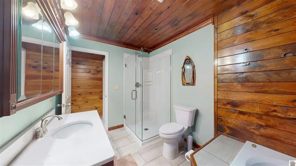 341 Dixon Lane Eddyville KY 42038