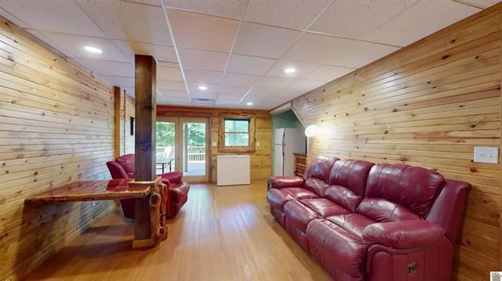 341 Dixon Lane Eddyville KY 42038
