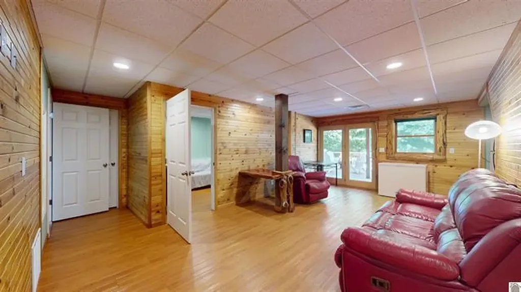 341 Dixon Lane Eddyville KY 42038
