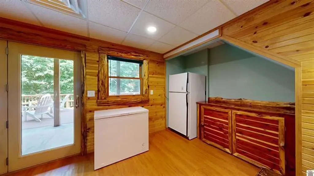 341 Dixon Lane Eddyville KY 42038