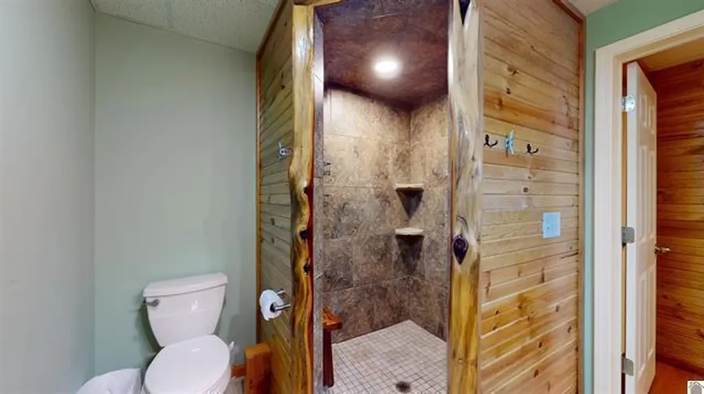 341 Dixon Lane Eddyville KY 42038