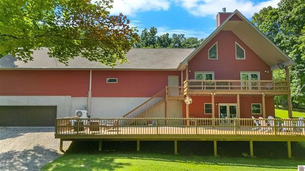 341 Dixon Lane Eddyville KY 42038