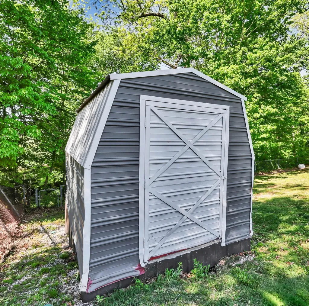 300 Donna Drive Hopkinsville KY 42240