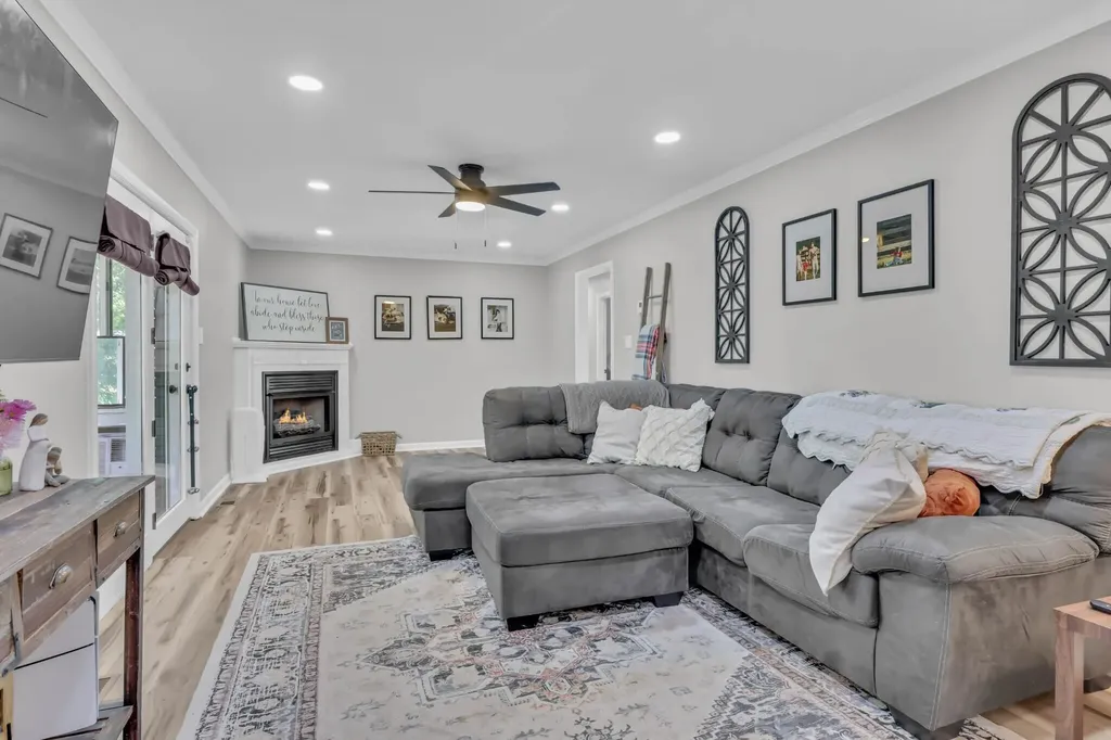 300 Donna Drive Hopkinsville KY 42240