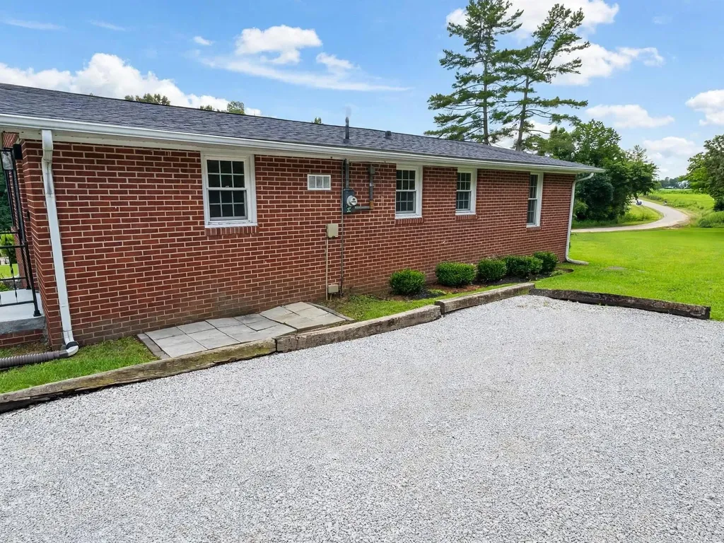 380 J C Kelly Road Hopkinsville KY 42240