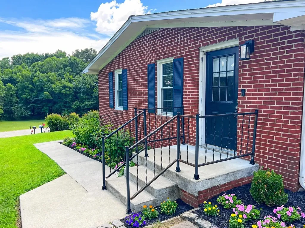 380 J C Kelly Road Hopkinsville KY 42240
