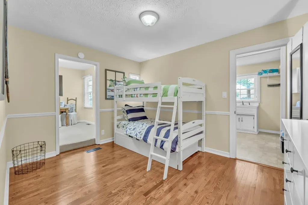 2055 Lovers Lane Hopkinsville KY 42240