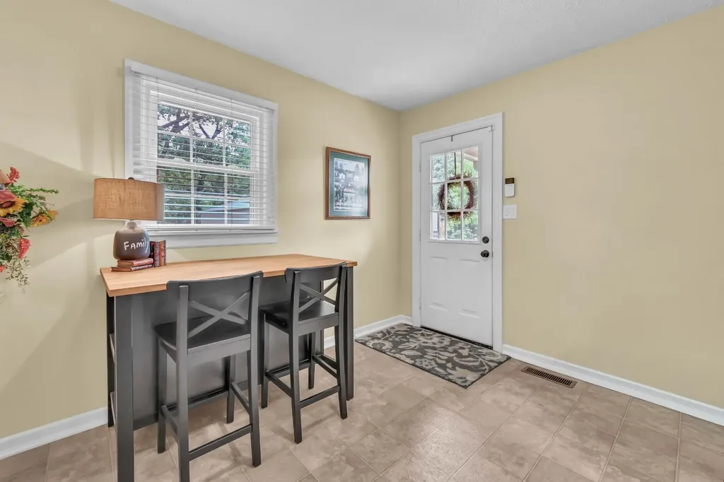 2055 Lovers Lane Hopkinsville KY 42240
