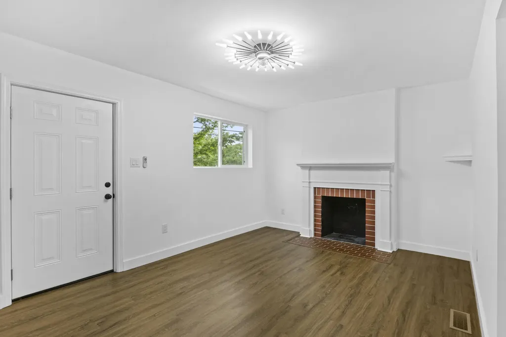 33 Bon-haven Avenue Winchester KY 40391