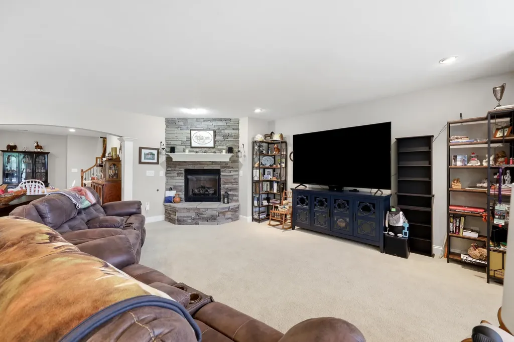 128 Kingston Drive Georgetown KY 40324