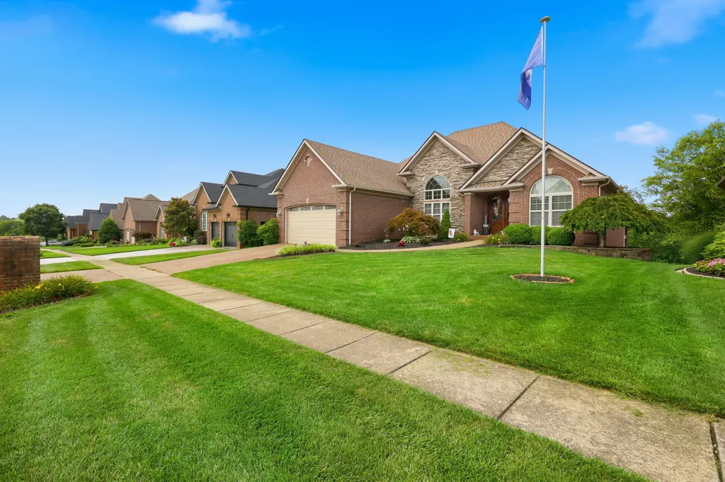 128 Kingston Drive Georgetown KY 40324