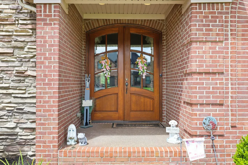 128 Kingston Drive Georgetown KY 40324