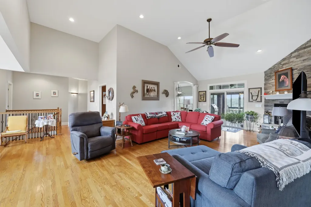 128 Kingston Drive Georgetown KY 40324