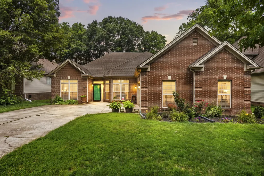 2228 Dunhill Lane Lexington KY 40509
