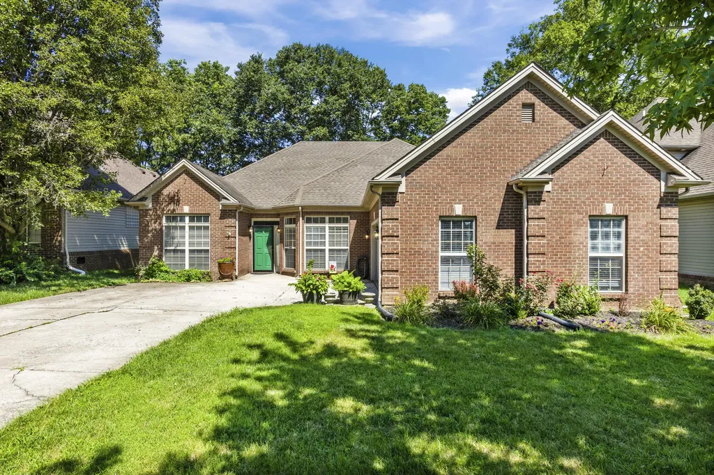 2228 Dunhill Lane Lexington KY 40509
