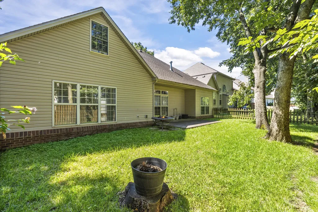 2228 Dunhill Lane Lexington KY 40509