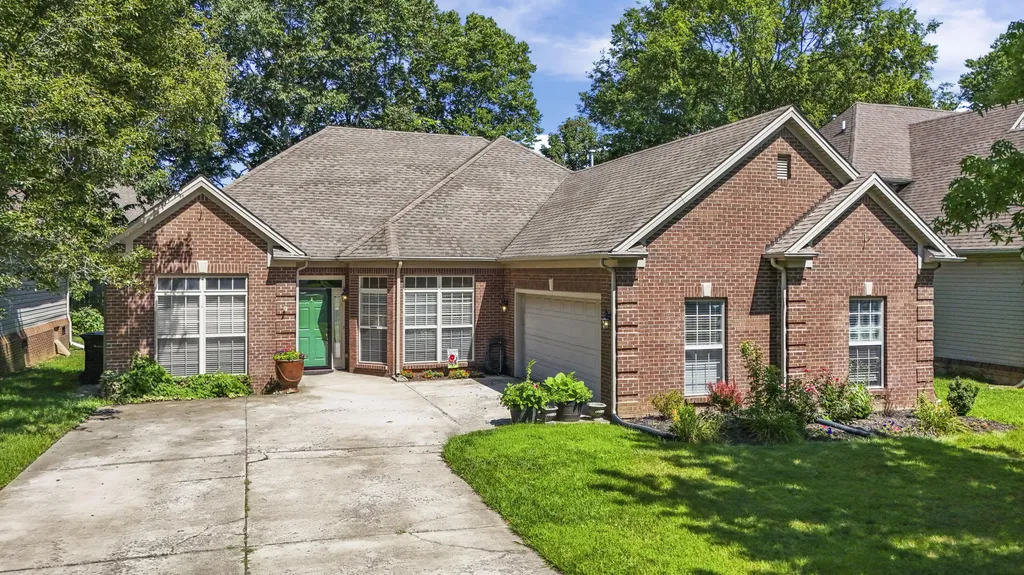 2228 Dunhill Lane Lexington KY 40509