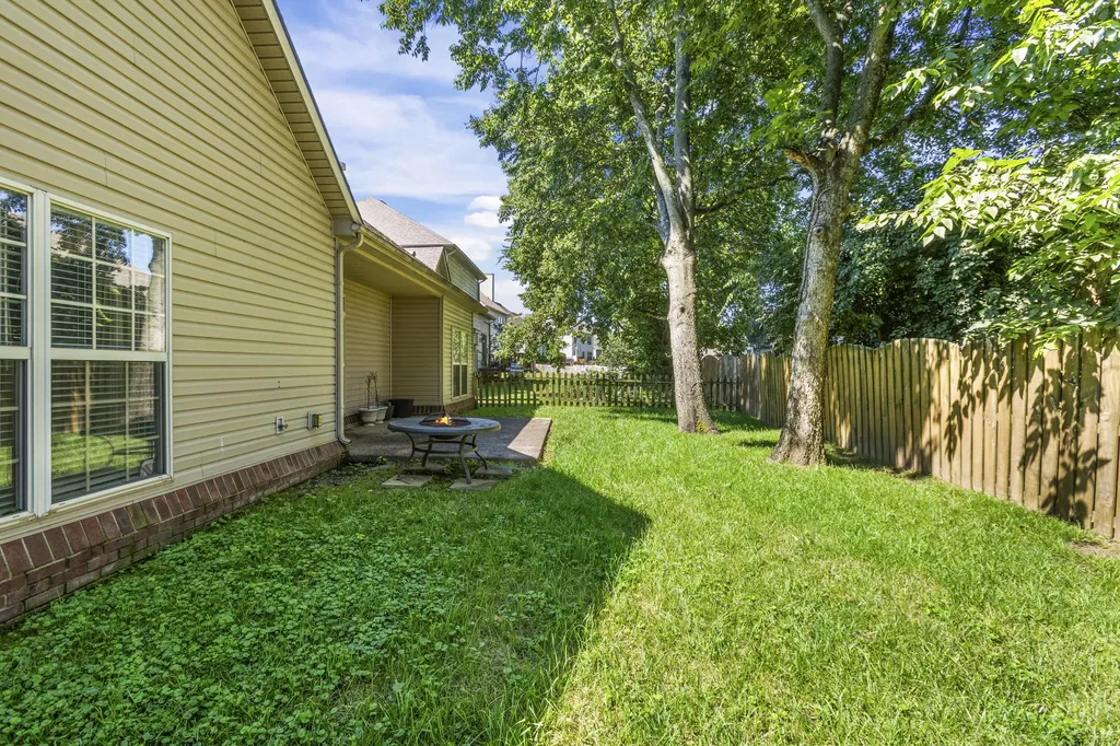 2228 Dunhill Lane Lexington KY 40509