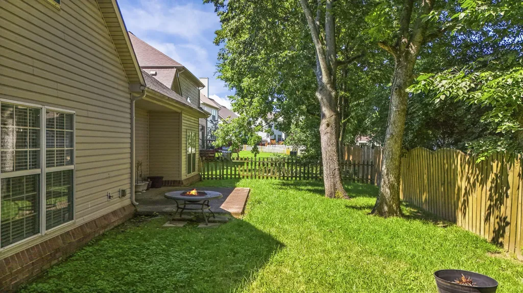 2228 Dunhill Lane Lexington KY 40509