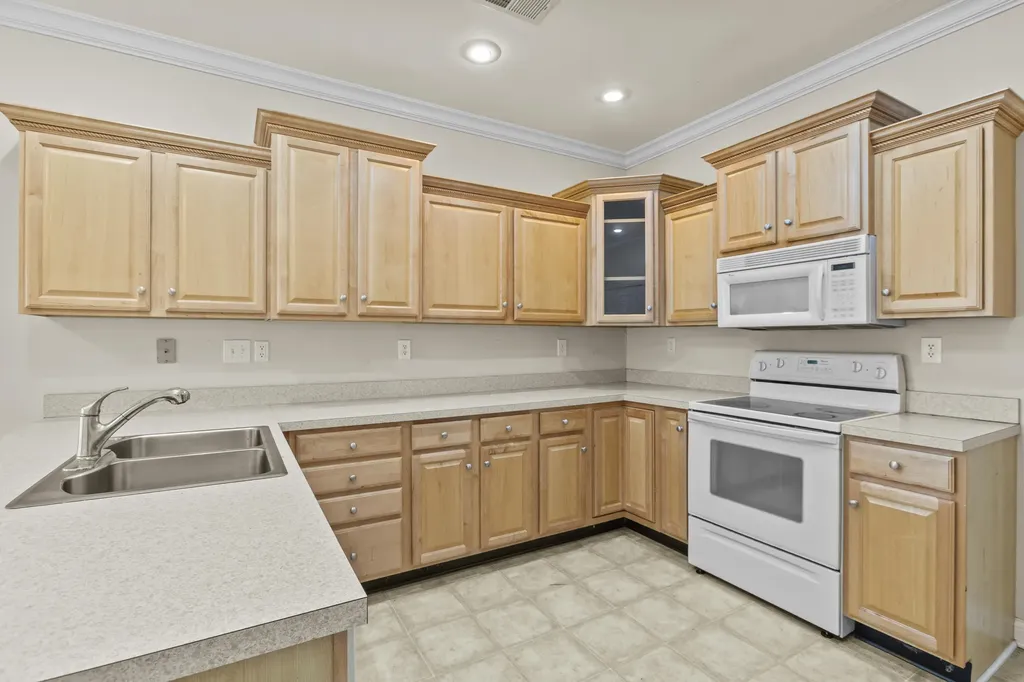 2228 Dunhill Lane Lexington KY 40509