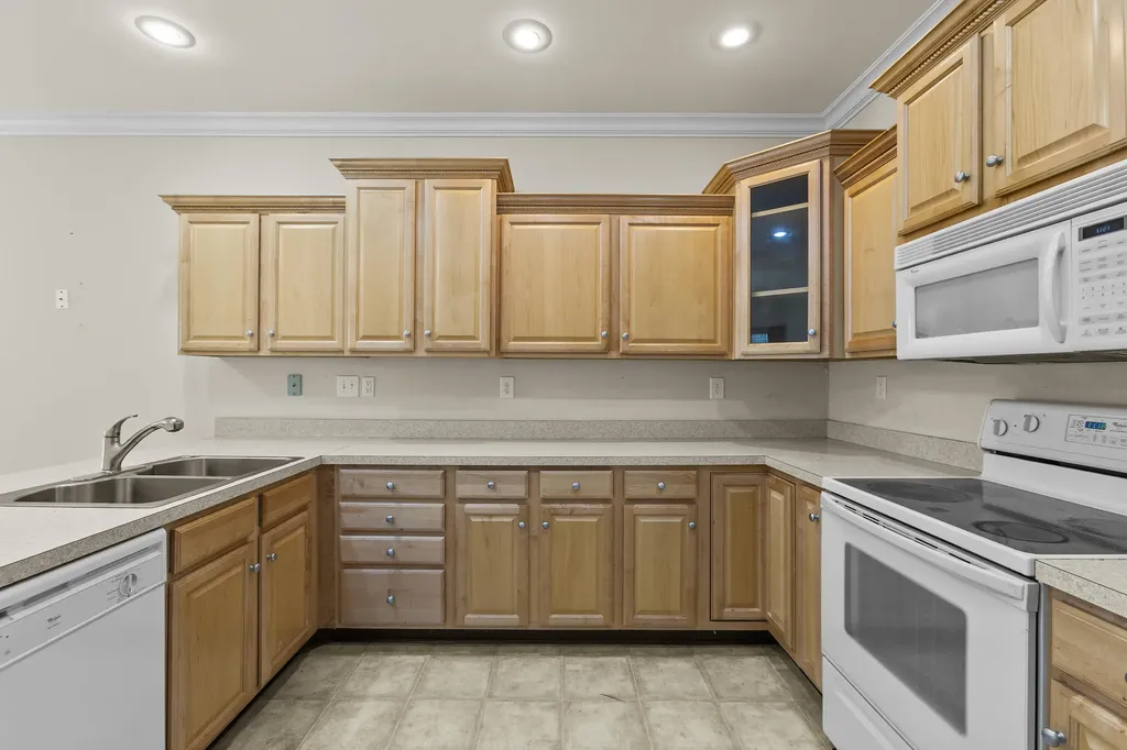 2228 Dunhill Lane Lexington KY 40509