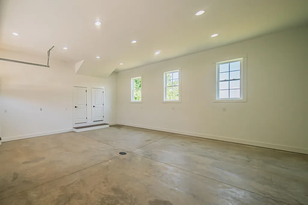 1011 Kelsey Jo Lane Eddyville KY 42038