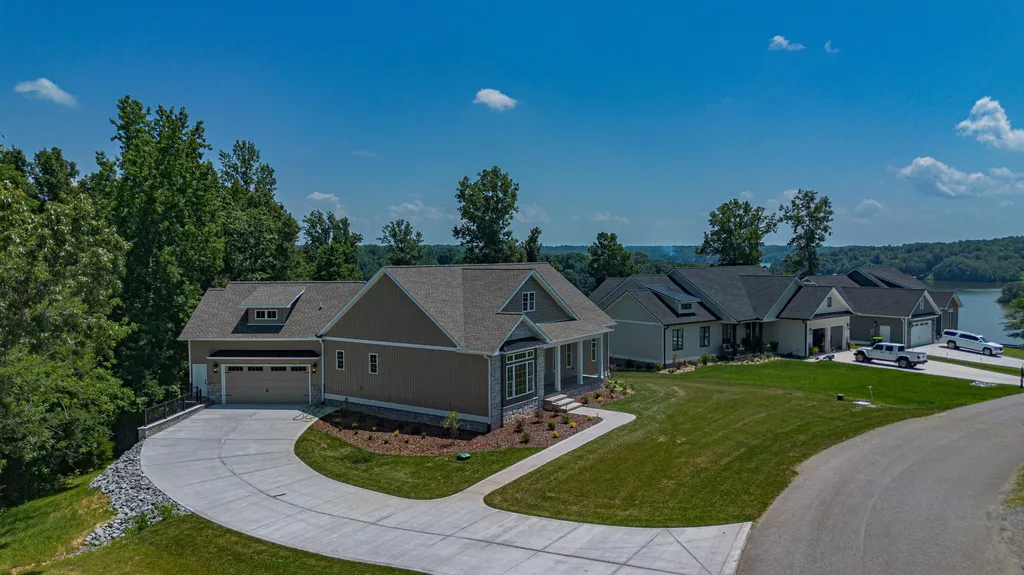 1011 Kelsey Jo Lane Eddyville KY 42038