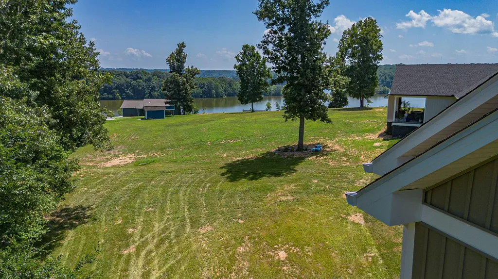 1011 Kelsey Jo Lane Eddyville KY 42038