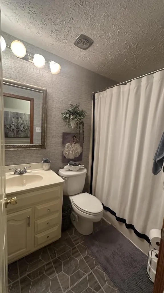 204 Crest Drive Hopkinsville KY 42240
