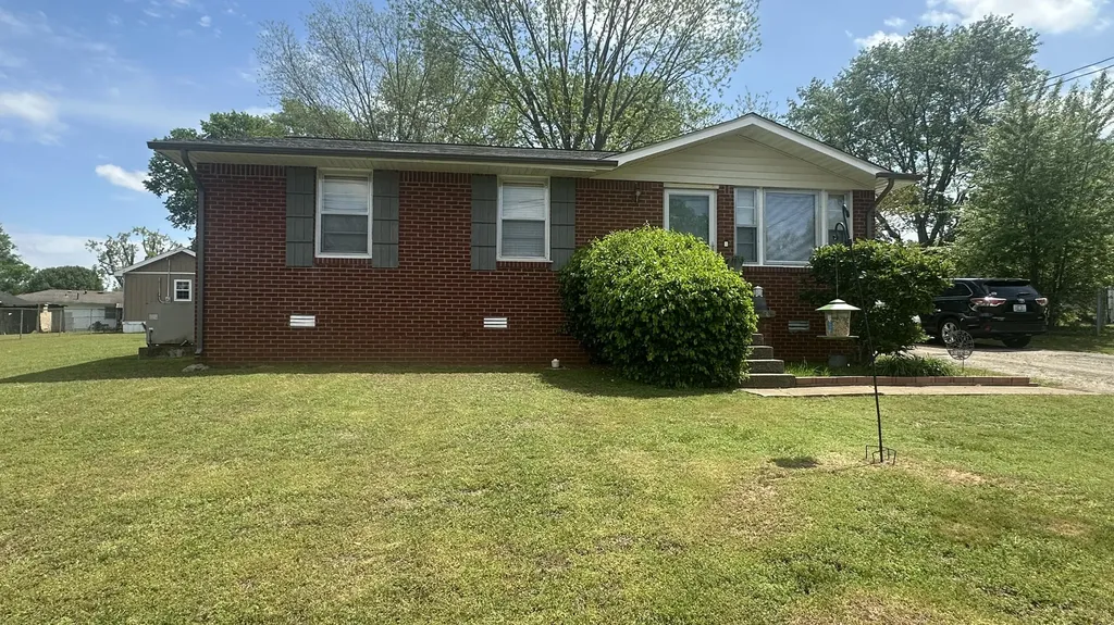 204 Crest Drive Hopkinsville KY 42240